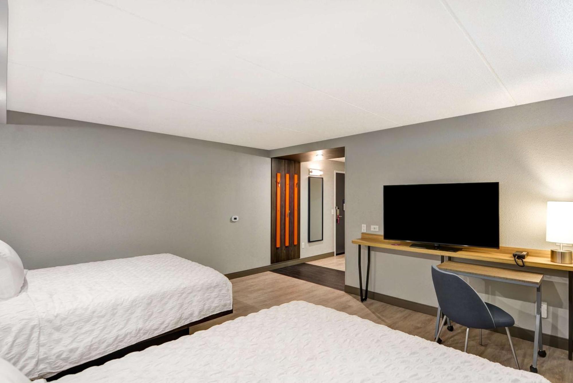 Tru By Hilton Syracuse North Airport Area Hotel Liverpool