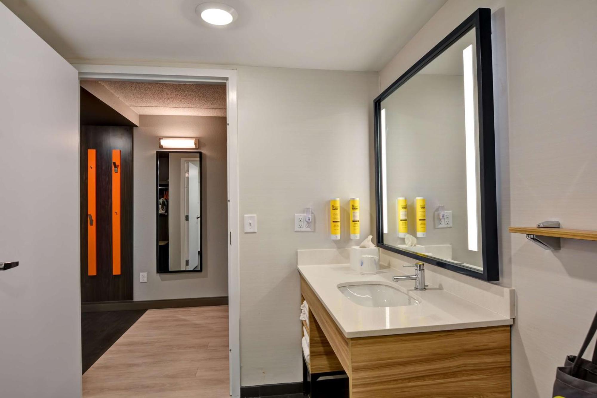 Tru By Hilton Syracuse North Airport Area Liverpool